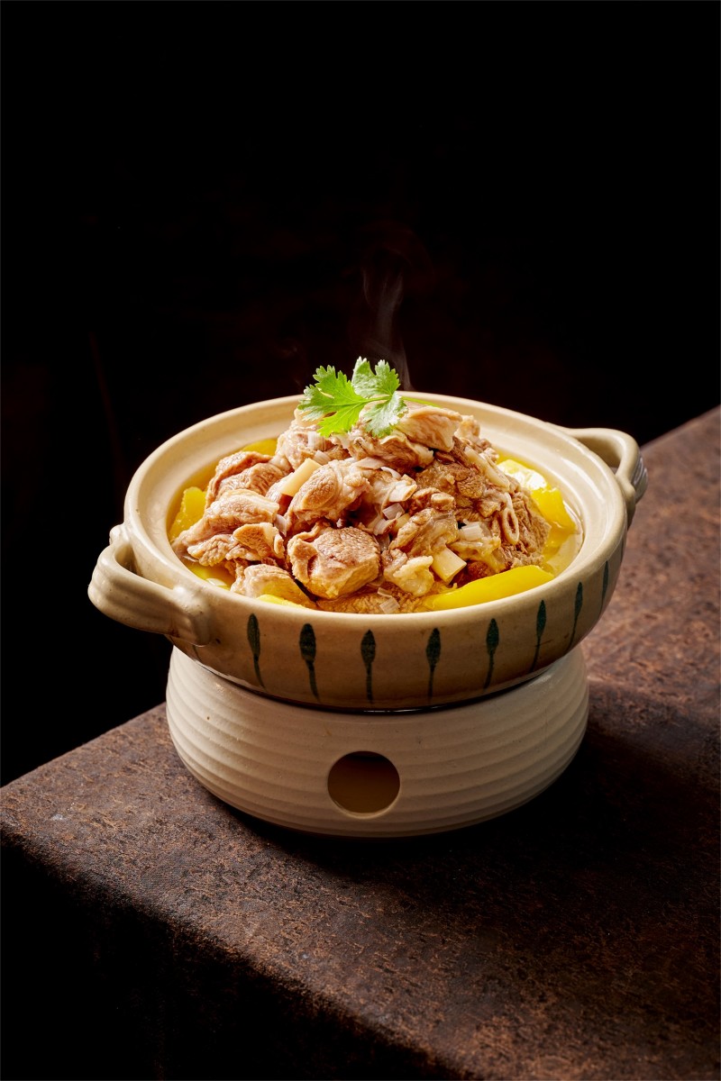 阿尔巴斯山羊炖汇源萝卜